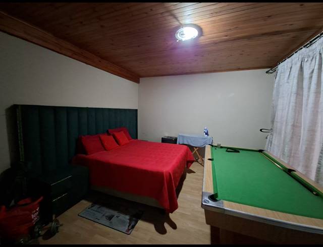 3 BEDROOM FREEHOLD FOR SALE IN LOMBARDY EAST